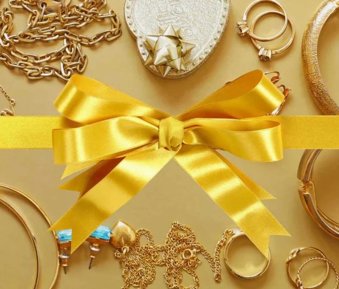 Best_gold_jewelry_gift_ideas_for_your_girlfriend_1024x683 Best_gold_jewelry_gift_ideas_for_your_girlfriend_1024x683